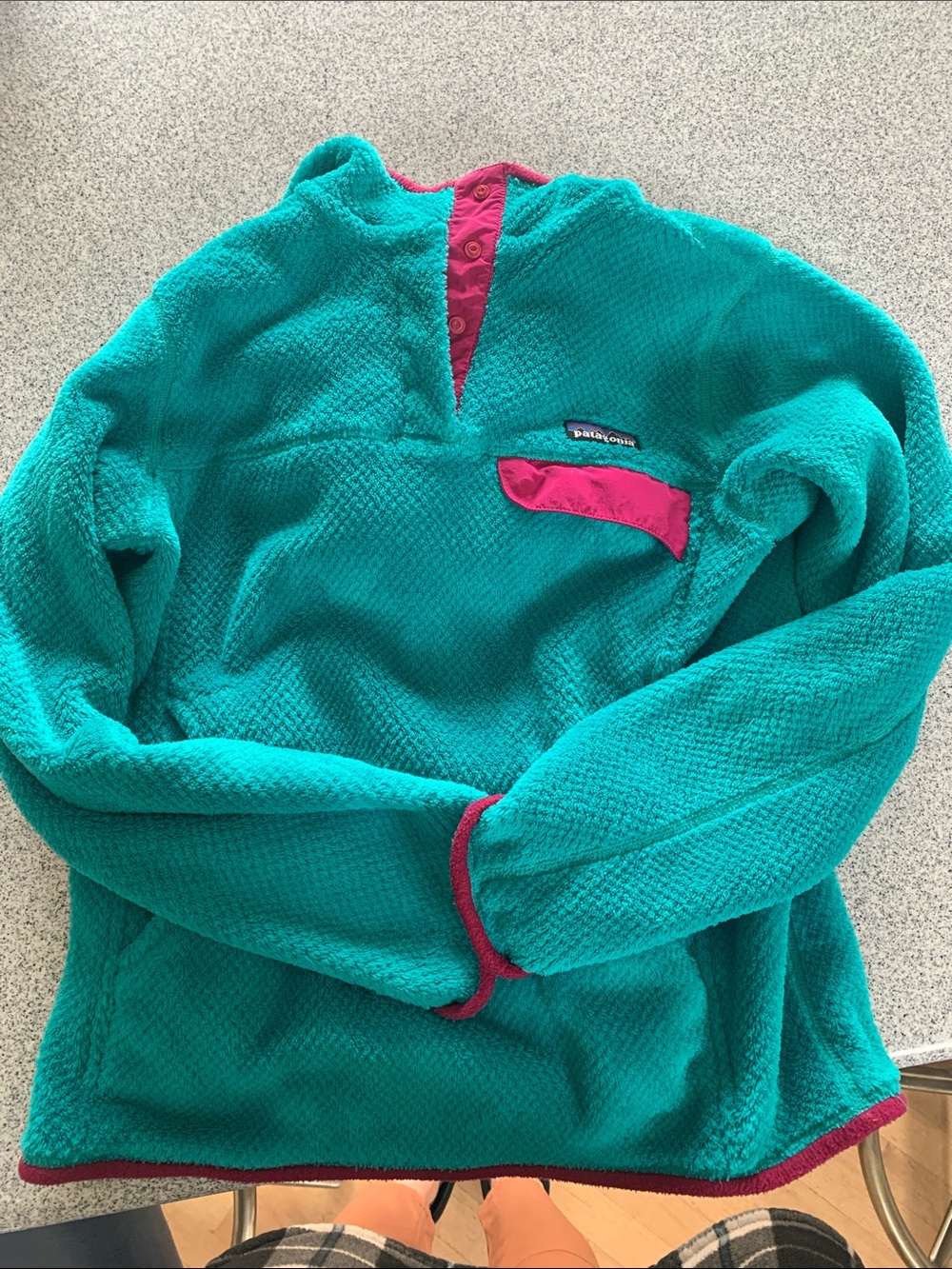Patagonia Teal Pullover Fleece Hoodie with Magenta Accents